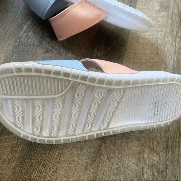 NIKE baby blue/ peach slides - Picture 10 of 10